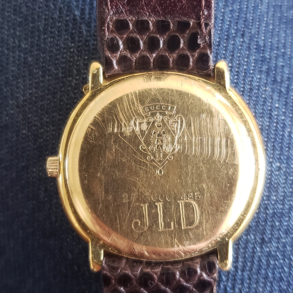 Gucci vintage watch scratch on the back last picture Price Firm - Picture 6 of 10